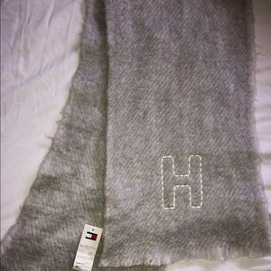 Tommy Hilfiger Wool Scarf